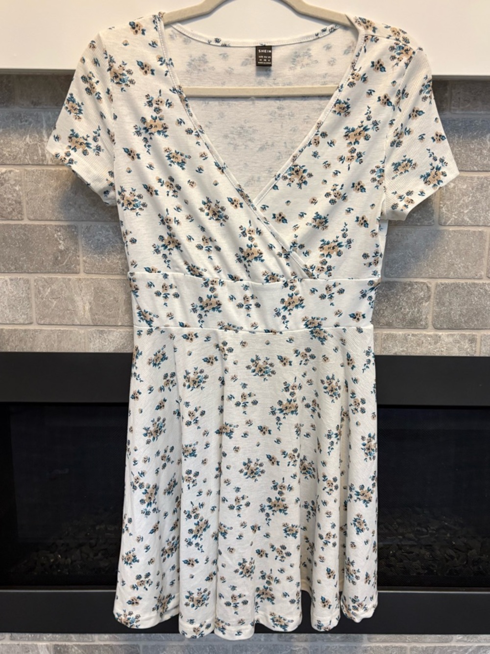 Women’s M Medium Floral Summer Short Sleeve Dress V Neck Casual Dress